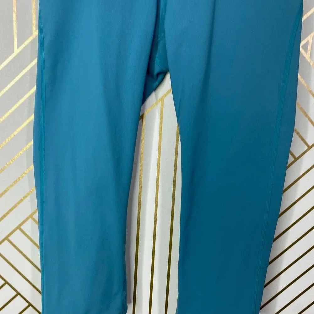 Free People Movement Mid-Rise Get Shorty Leggings‎ - Picture 4 of 12